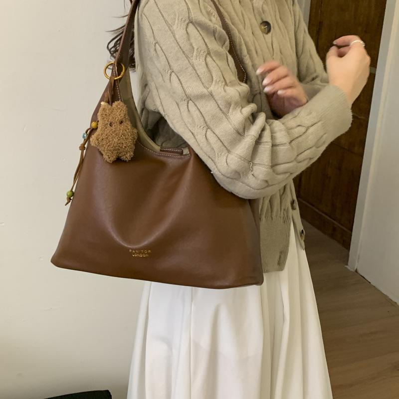 Retro Bag Women's Large Capacity 2025 New Autumn and Winter Simple Versatile Shoulder Bag Premium Texture Commuter Tote Bag