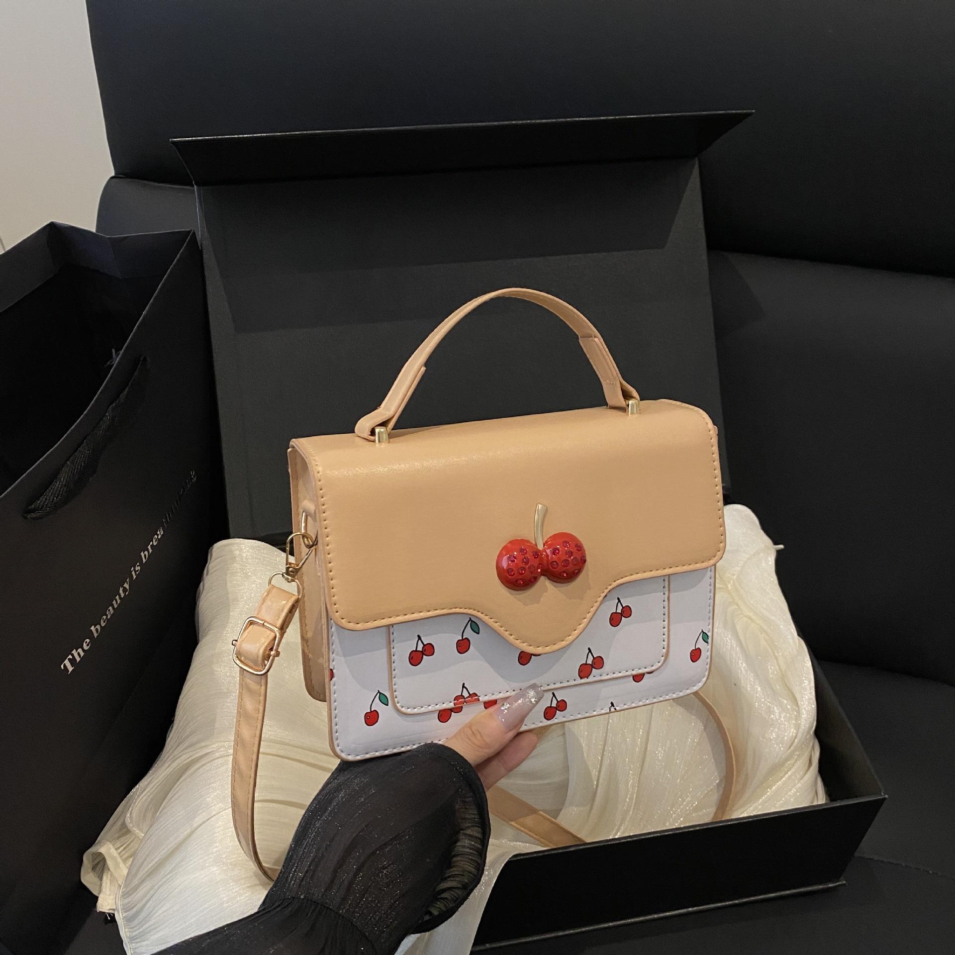 

2025 новая милая сумка-мессенджер с принтом вишни, портативная маленькая квадратная сумка, свежий контрастный дизайн, сумка для девочек хаки