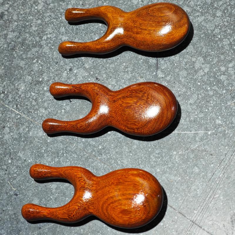 

Sandalwood Dolphin Meridian Comb & Nose Scraper with Gold Wire Six-step Process, Hand-polished Craftsmanship