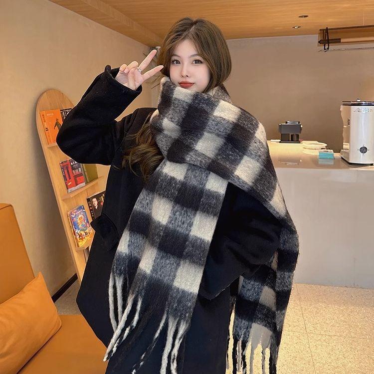 Premium Scarf Women's Autumn and Winter Korean Retro Plaid Shawl Thickened and Warm Yu Shuxin Scarf