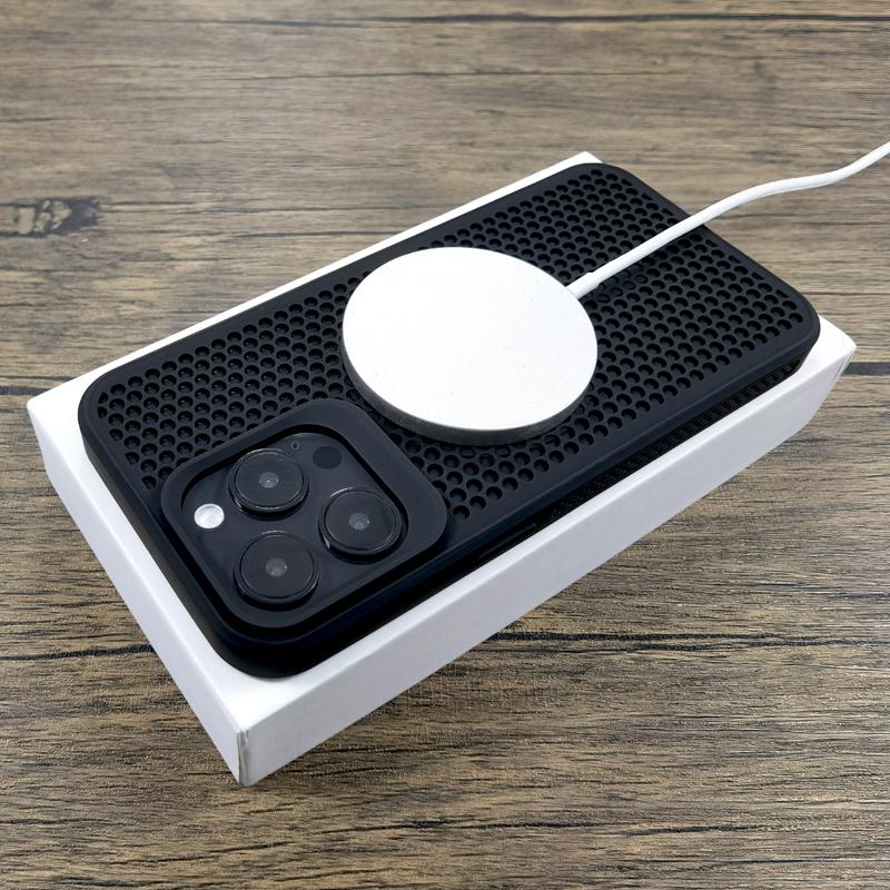 Luxury Dissipate Heat Plastic For Magsafe Magnetic Case For 17 16 15 14 13 12 Pro Max 16Pro 15Pro 14Pro Soft Back Cover