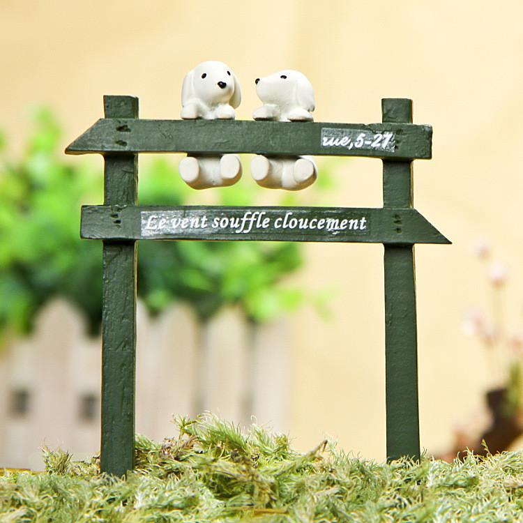 Creative Fence White Dog Scene Mini Model Ornament For Garden Decoration
