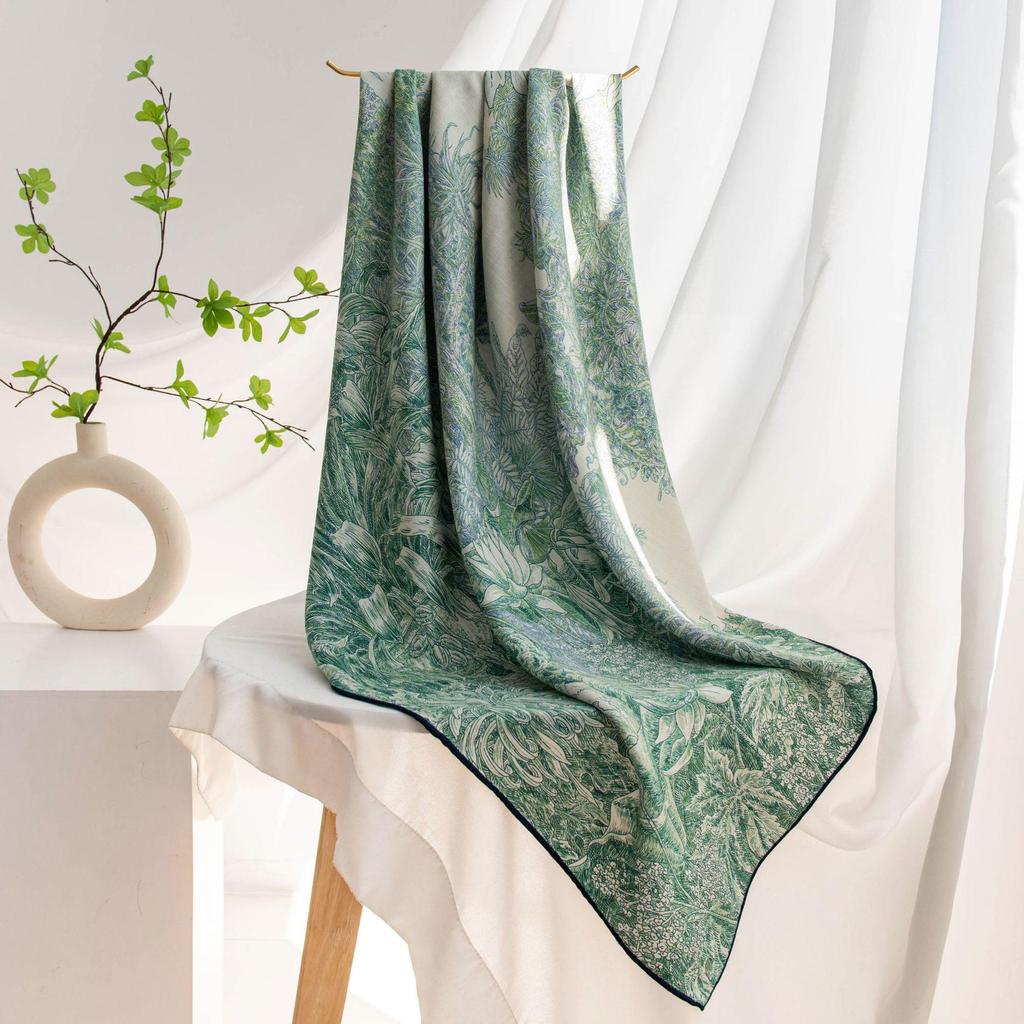 2025 French Retro Floral Wool Scarf: Women's Versatile Sun Protection Shawl