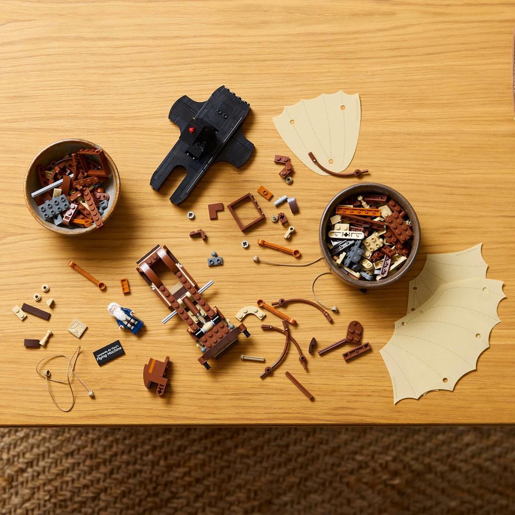 LEGO Simge Leonardo da Yalınayak Makinesi Oyuncak Doğum Günü Hediyesi Blok Sevgililer Günü Erkek Kadın İç Mekan Şık 10363 Vinci's