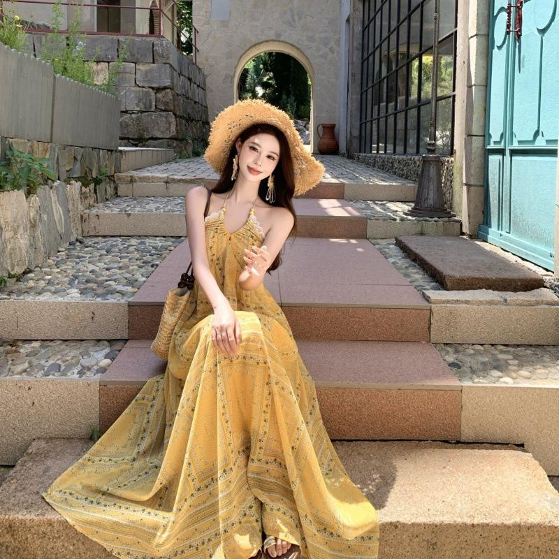 Helles Sommer-Neckholder-Camisole-Kleid Damen Sommer Neu Urlaub Schlankes Temperament Langes Freizeitkleid