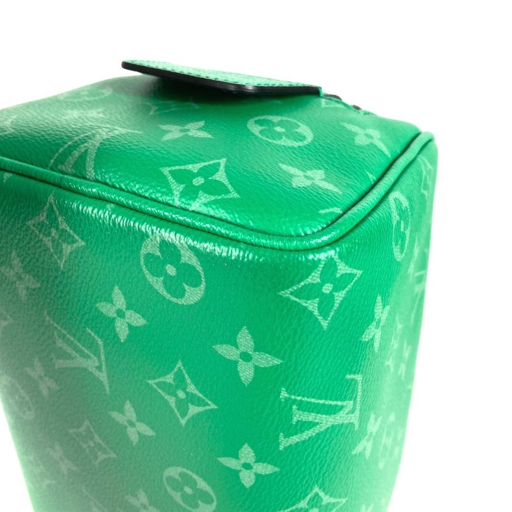 Louis Vuitton  M31013  Taigalama dopp-kit Clutch bag pouch Clutch Hand Bag Green
