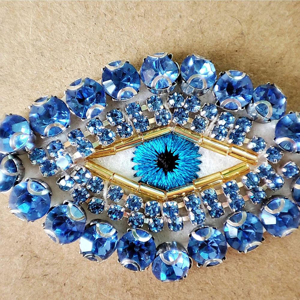 1Pcs Blue Rhinestone Eyes Embroidered Patches Applique Clothing Patch Decoration