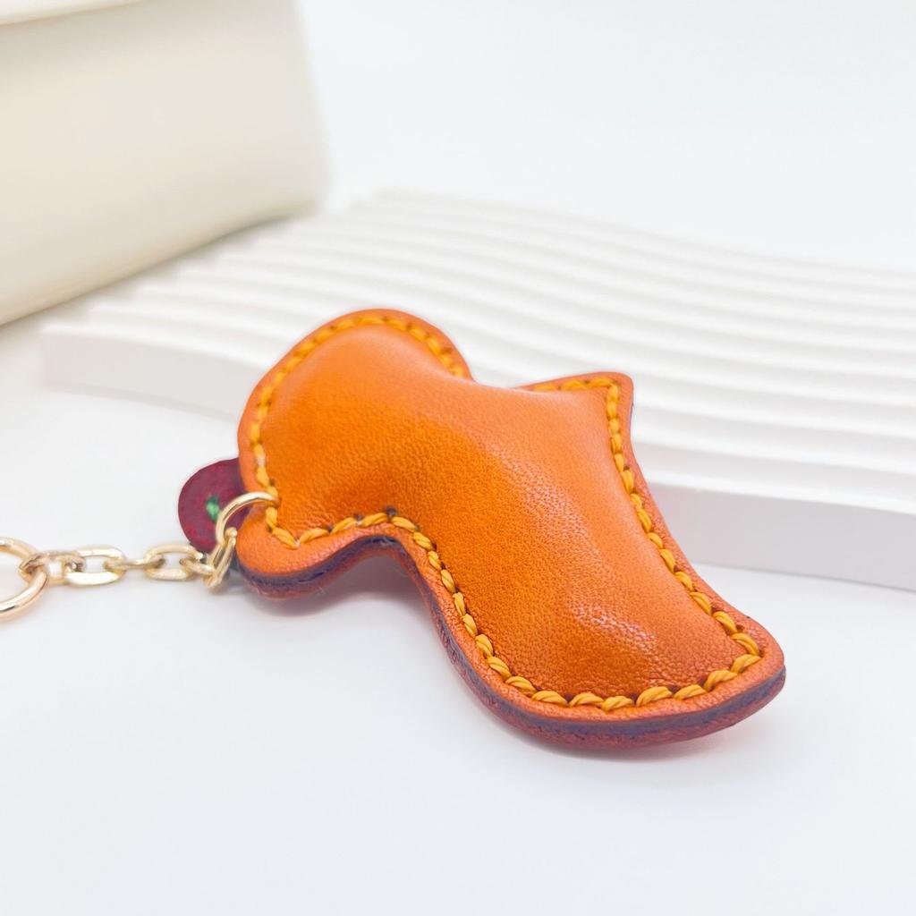 Cross-border Bestseller Genuine Leather Capybara Bag Charm Keychain Pendant Personalized Wrist Strap Phone case Accessory Gift