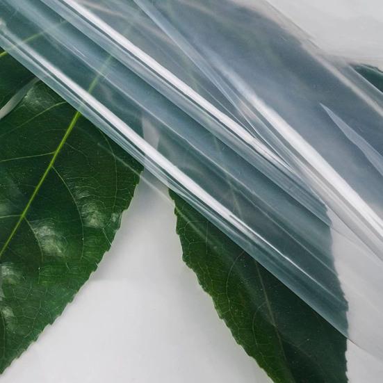 Vanntett, gjennomsiktig dusjforheng med 3 magneter, rustsikre gummihylser Slitesterk hurtigtørkende plastforing for bad