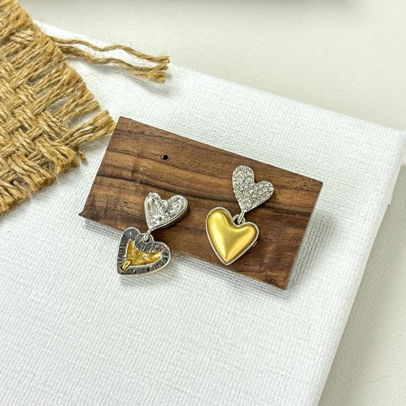 Golden Heart Earrings Ear Studs Alloy Texture Modern Ear Jewelry Fashion Ear Pins Suitable for Daily and Party Wear