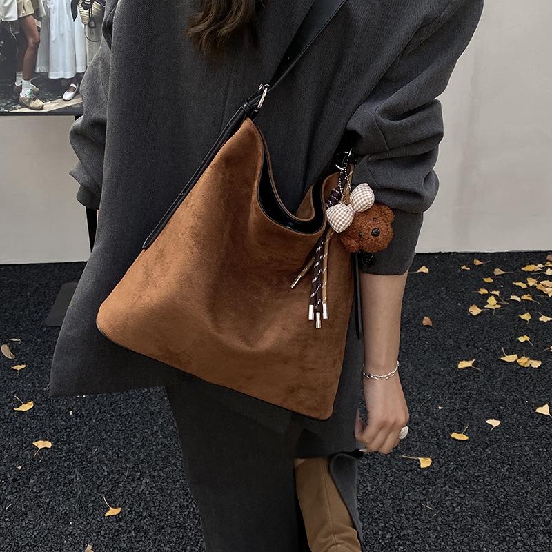 

Myerard Frosted Retro Shoulder Bag: 2025 Women s Autumn/Winter Fashion Tote No Pendant коричневий