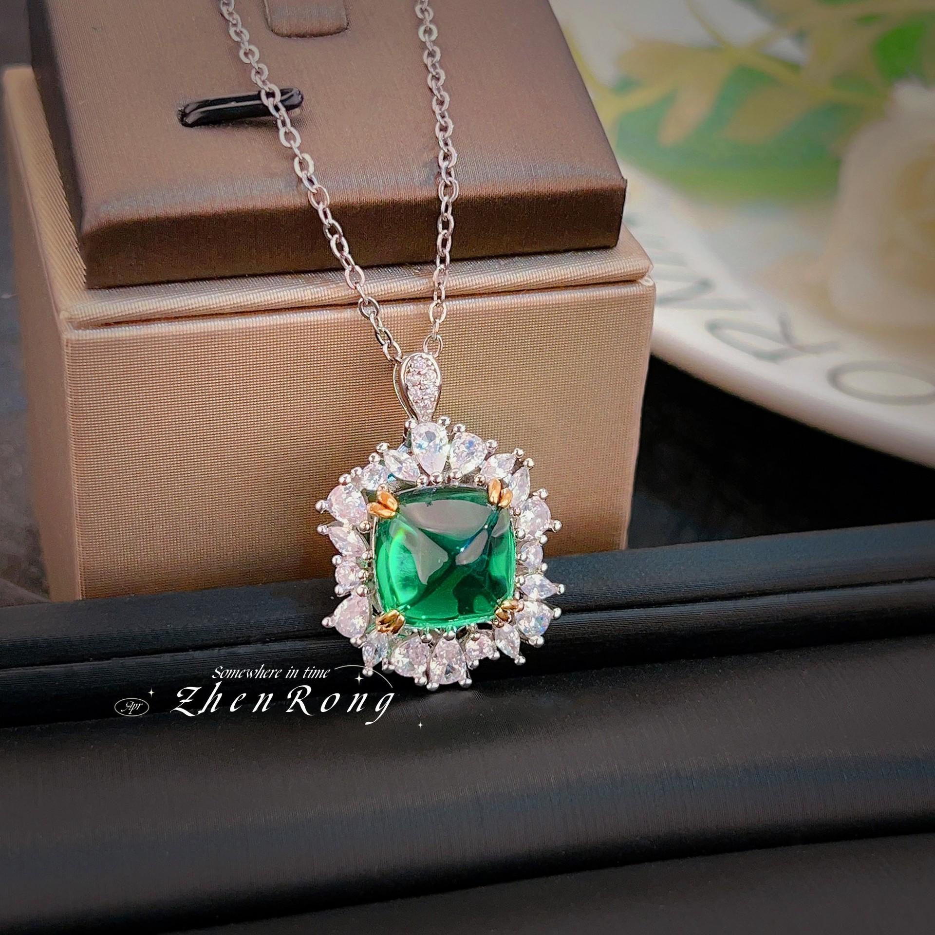Vintage Mid-Ancient Style Cultivation Emerald Diamond Sugar Tower Pendant Female, Heavy Industry Full Diamond Royal Blue Fanta Diamond Colored