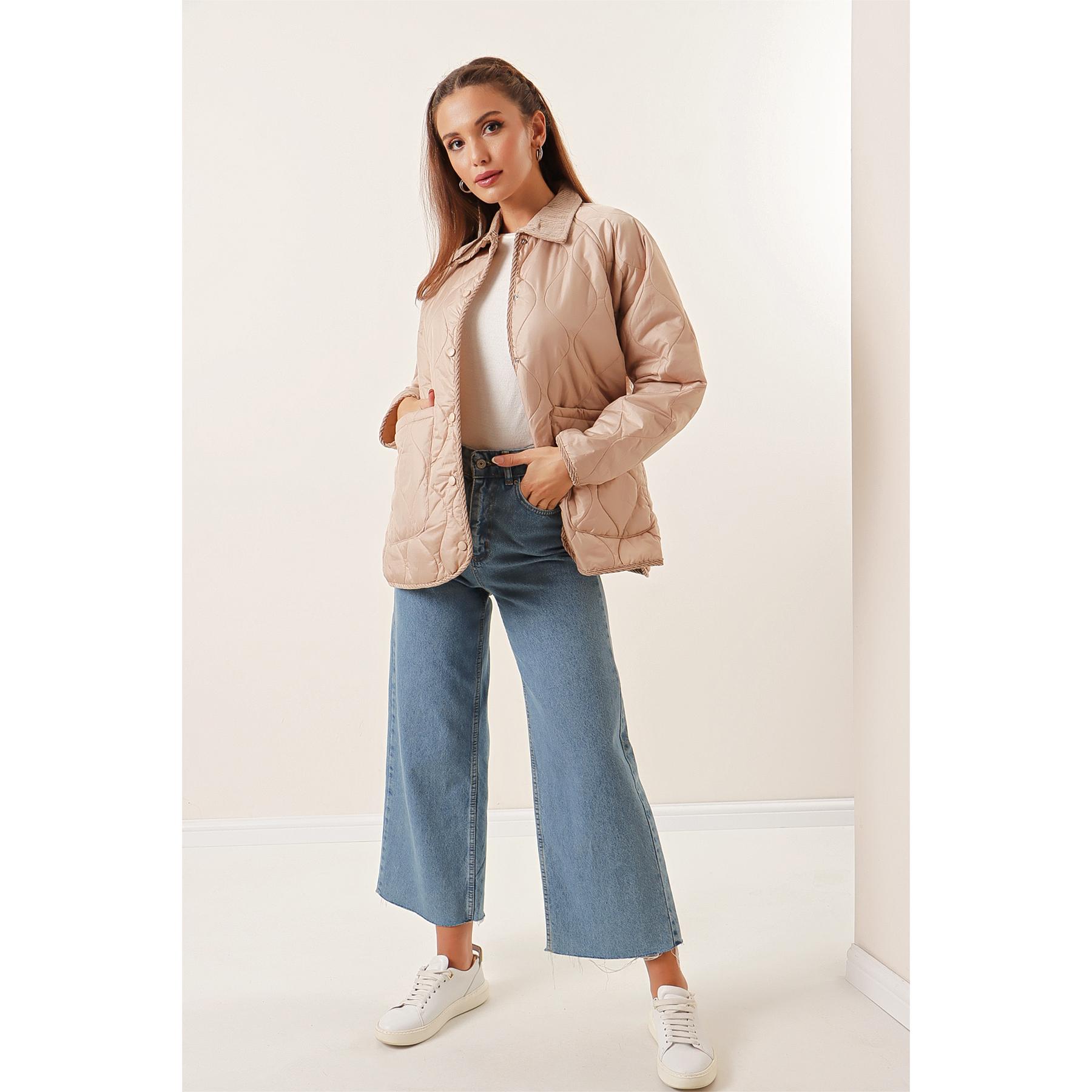 

Стеганое пальто на подкладке с карманами и сумками