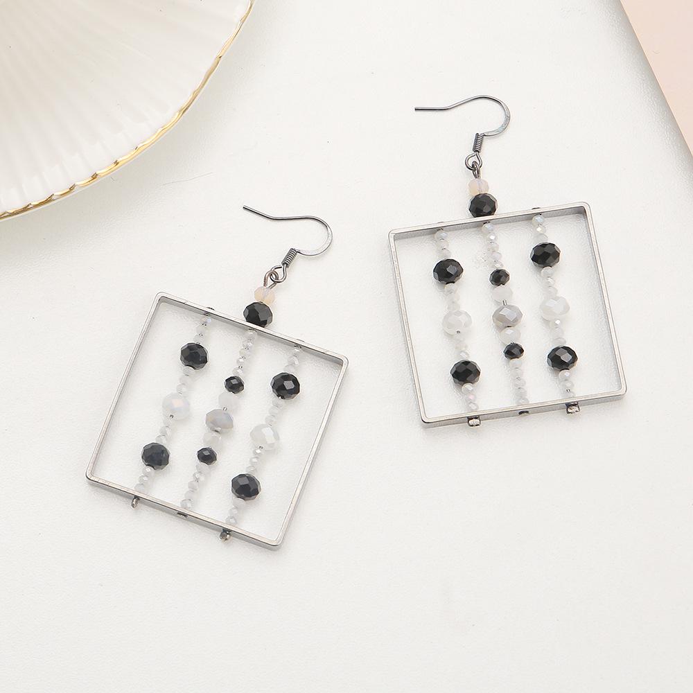 

Преувеличенный дизайн квадратные полые серьги с цветными блоками и бусинами для женщин