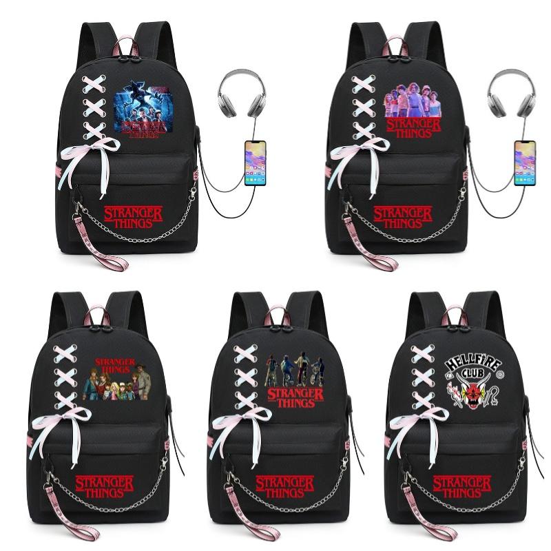 Stilvoller Stranger Things Rucksack mit USB-Ladeanschluss 20-35l Fassungsvermögen Oxford-Stoffmaterial