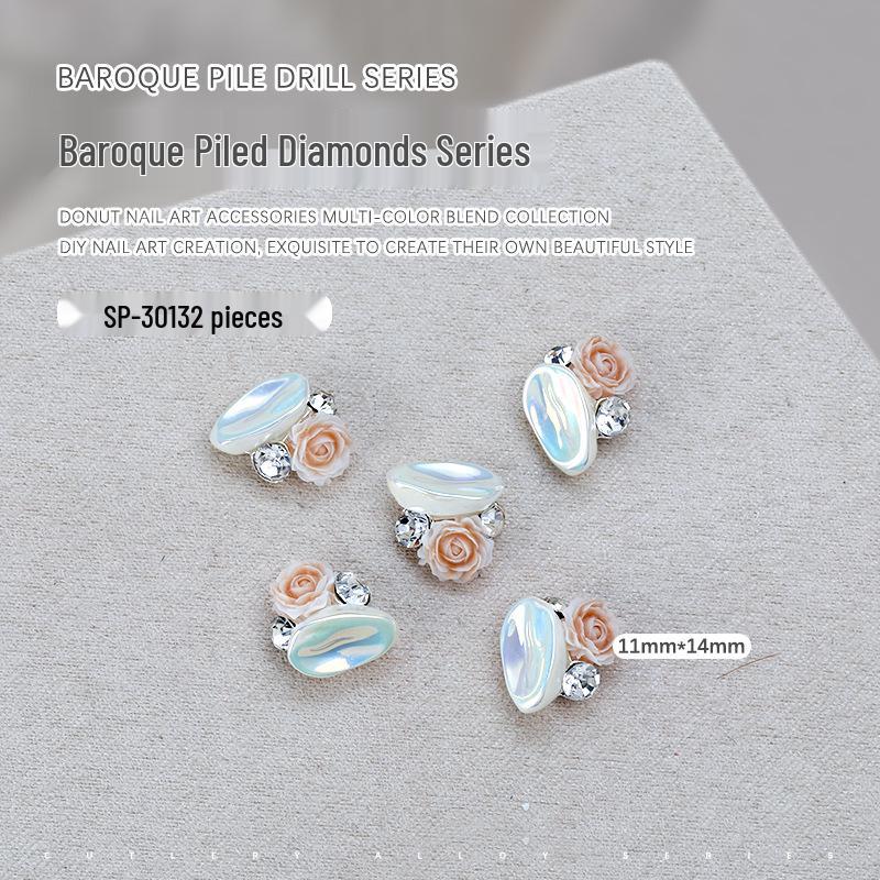 

Барочный жемчуг и бриллиантовый нейл-арт: Камелия из неправильного жемчуга с высоким блеском (2 куска)