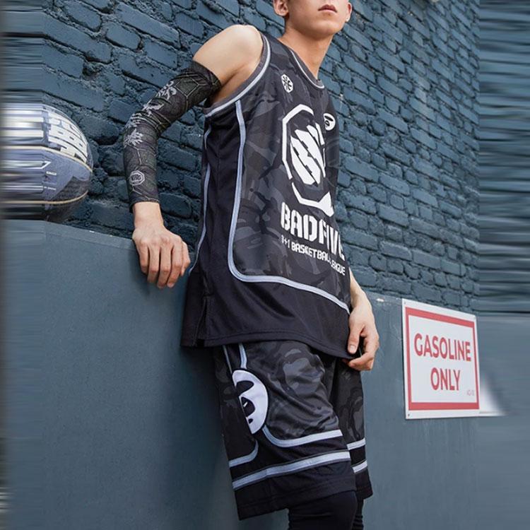 Li Ning Badfive Military Strategy Theme Printed Loose Casual Shorts Men Shorts Black AAPR361-1