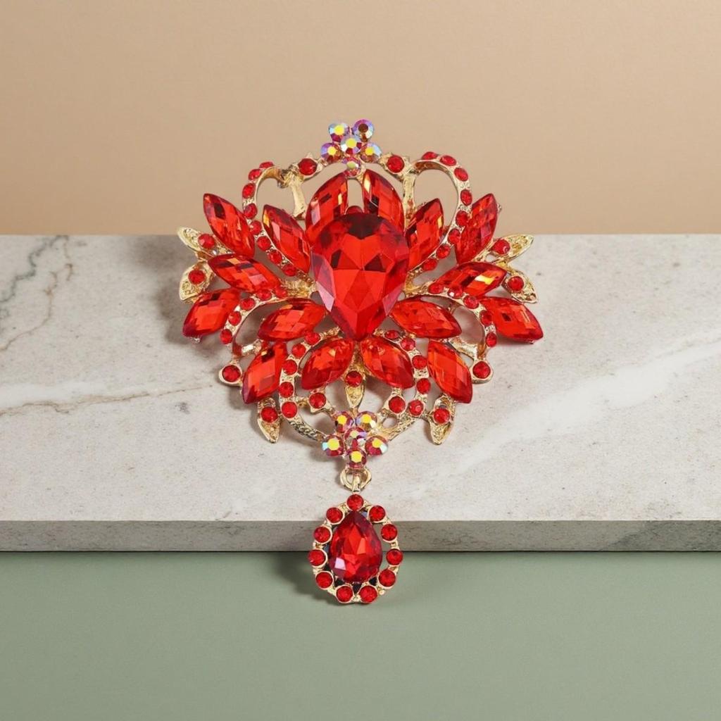 European & American Retro Crystal Brooch: High-End Court Style Pin Fashion Accessories.