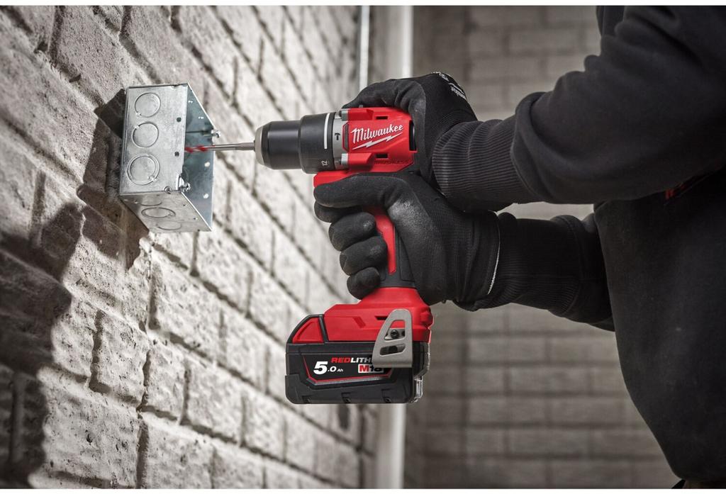 Drill-driver Milwaukee M18BLDDRCM18BLDDRC-502C (4933492835)