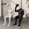 Statua Decorativa da Scrivania Creativa, Ornamento da Tavolo con Gentleman Seduto Stampato 3D, Statuetta Astratta Minimalista Senza Volto, Ornamenti da Tavolo Unici Arte Estetica