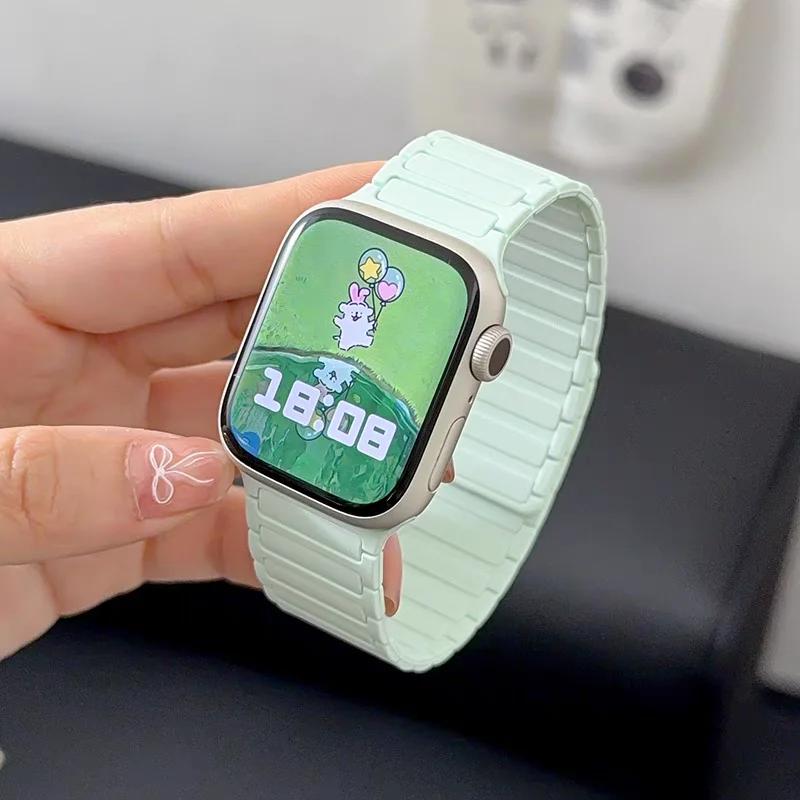 Magnetic Band for Apple Watch Ultra 2 49mm 45mm 44mm S10 46mm 42mm 40 41mm Silicone Strap for IWatch Series Ultra 2 9 8 7 6 5 4