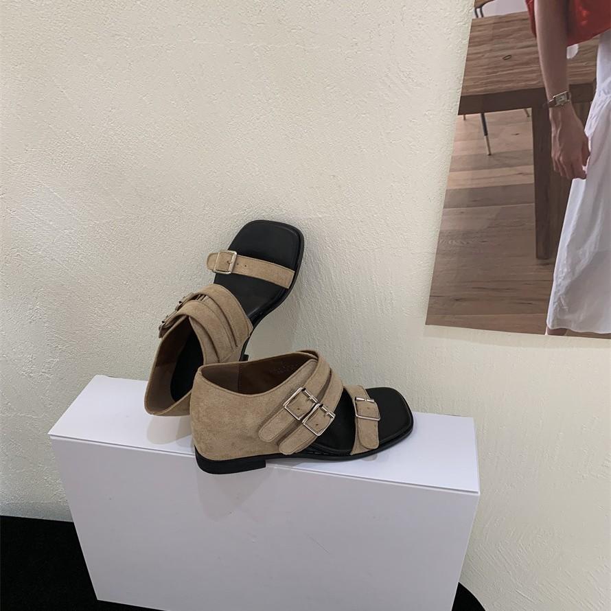 2025 Sommer Kuh Flip Square Head Gürtelschnalle Innenhöhe Erhöhung Tasche Absatz Sandalen 4cm Keilabsatz Retro Zehenfrei Römische Damenschuhe