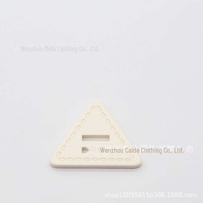 Resin Spray Paint Triangle Imitation Leather Two-Eye Woolen Coat Windbreaker Buttons