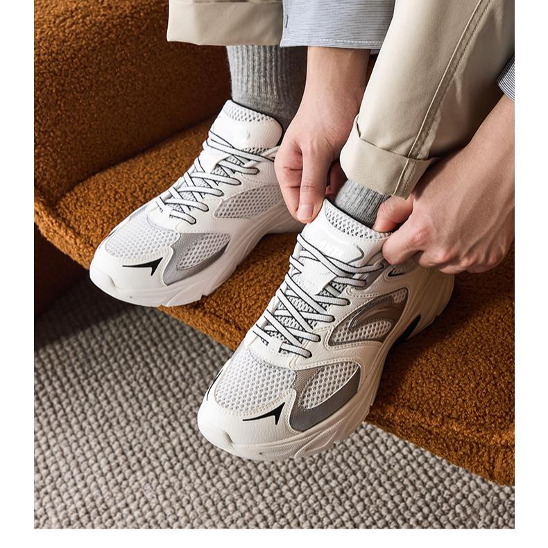 Anta Sports Lifestyle Series Simple Comfortable Shock Absorbing Wear Resistant Low Top Casual Shoes Men Casual Shoes Paper-White Silver 112538811-1