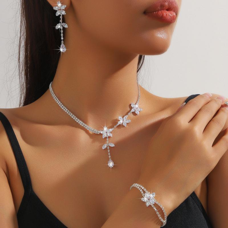 Европейский и американский полный бриллиантовый свадебный набор украшений: Ожерелье, Серьги, Браслет - Роскошная Цепь на Легком Крапане Аксессуары для Банкетного Платья