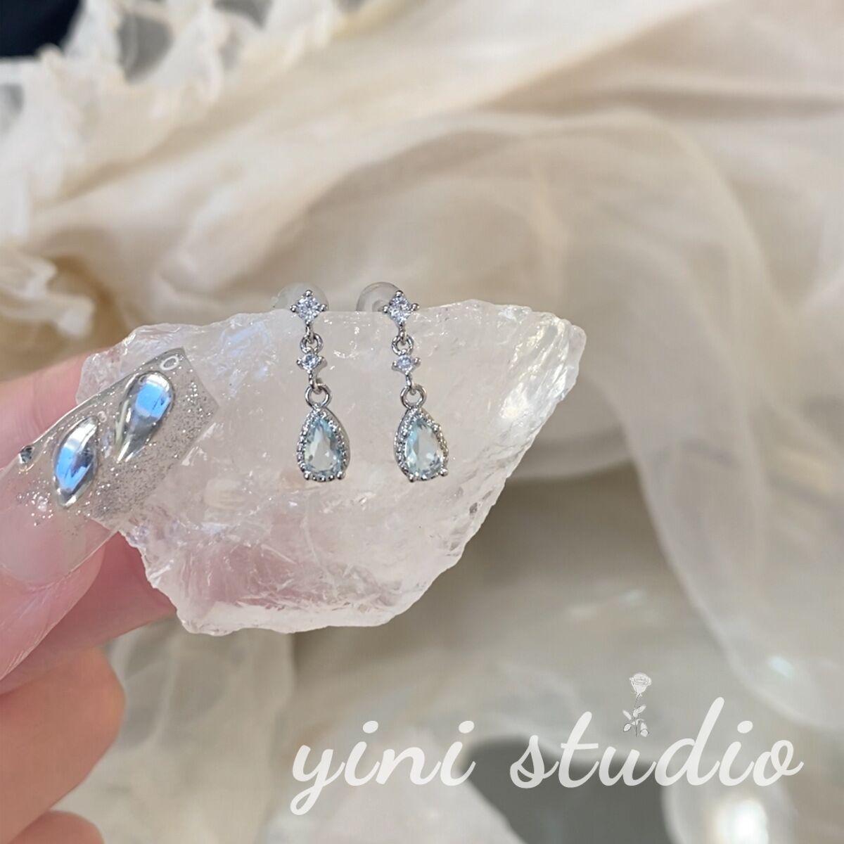 

S silver needle lake sparkling light blue water drop earrings, zircon earrings, unique temperament inlaid silver stud earrings for women