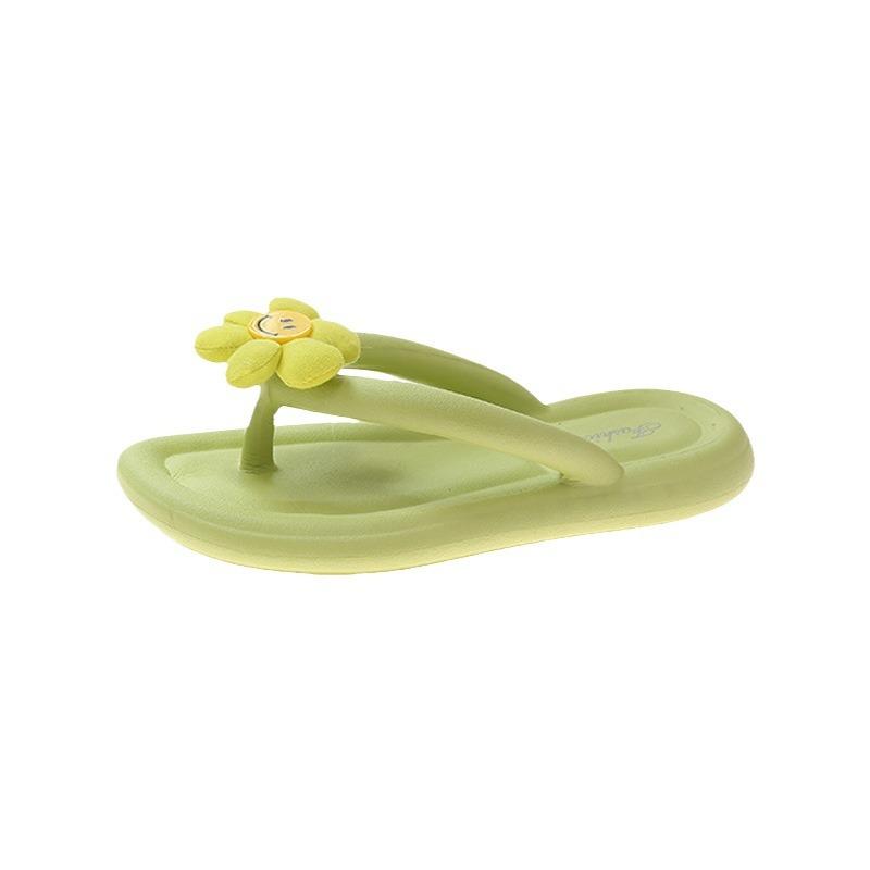 Cute pinch-on flip-flops women's summer outer wear New Year's new soft-bottomed wet beach cool slippers
