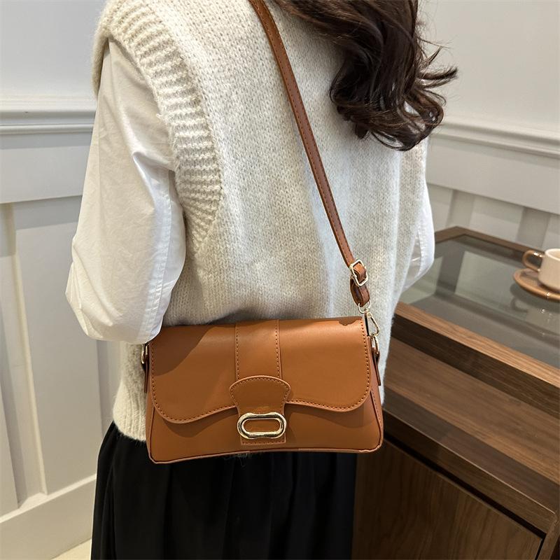 Niche Design Texture Hand Bag 2024 New Foreign Style Simple Casual Foreign Style Personalized Shoulder Armpit Messenger Bag