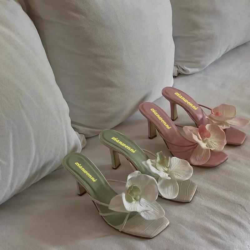 French summer seaside beach cool slippers outer wear 2025 new niche flower square head high-heeled sandals with skirt