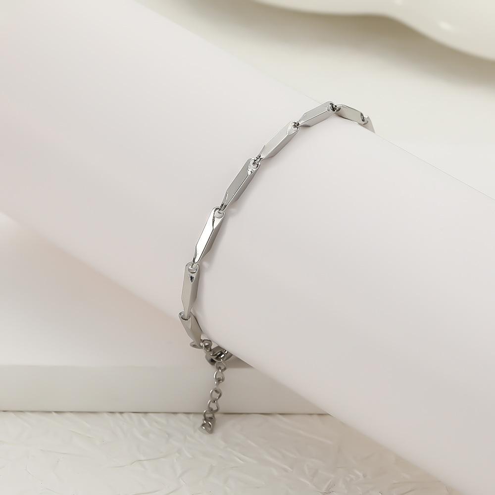 Niche design sense titanium steel melon seed chain bracelet men's versatile light luxury Ins hip-hop street style bamboo leaf plain chain