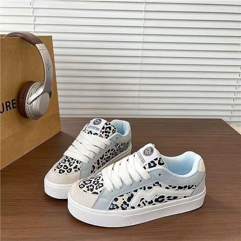 2026 autumn ins Hong Kong style couple casual board shoes chic niche student breathable sneakers women