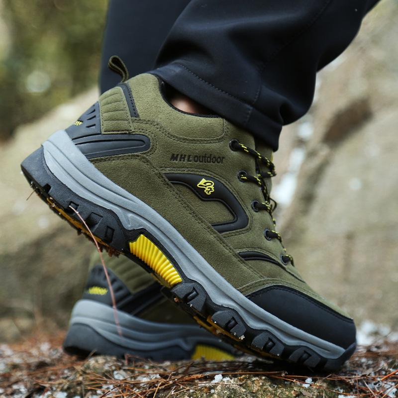 Large Size Velvet Hiking Shoes Men'S And Women'S Winter Outdoor Sports Shoes Warm Cotton Shoes Waterproof Hiking Shoes Spot
