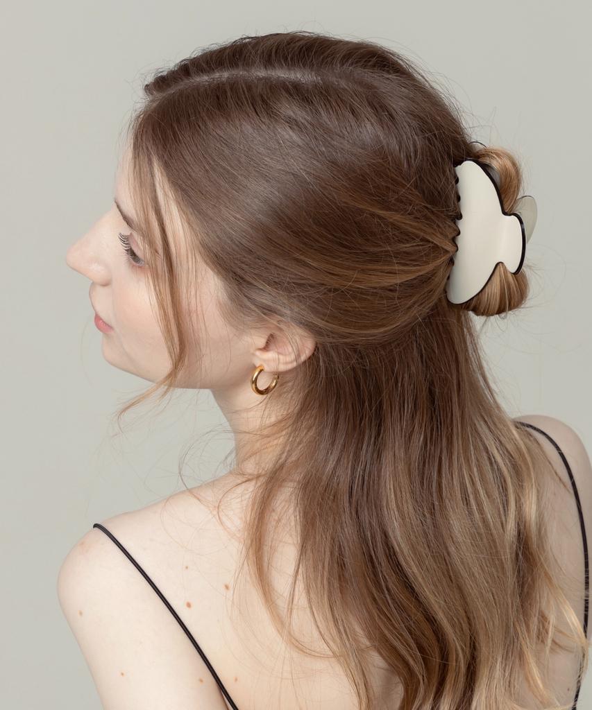 Lilykori Ivory Lune Hair Claw