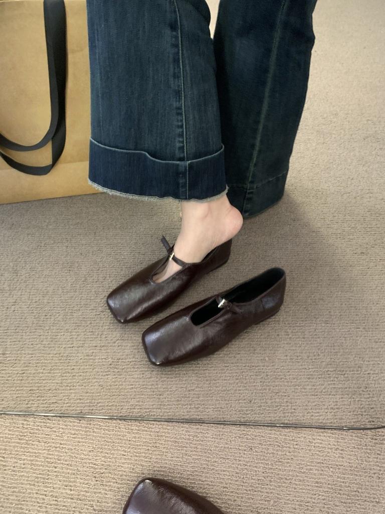 Small brown leather shoes with soft soles and one pedal, Doudou shoes, spring and autumn Korean square head deep mouth single shoes