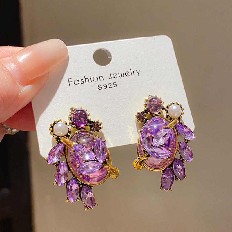 Silver Needle Heart Zircon Rhinestone Earrings - High-End Fashion Design