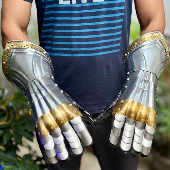 Medieval Battle Warrior Brass Steel Gauntlet Gloves Medieval LARP Hand Armor Cosplay And Halloween Costume Gear