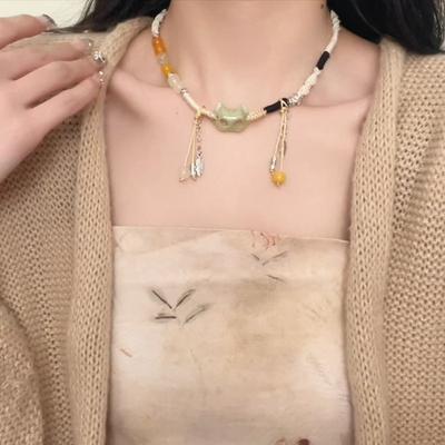 Stein Acryl handgewebte Fransenkette Nische ethnischer Stil Schlüsselbeinkette leichter Luxus Nische vielseitiger Schmuck Frauen