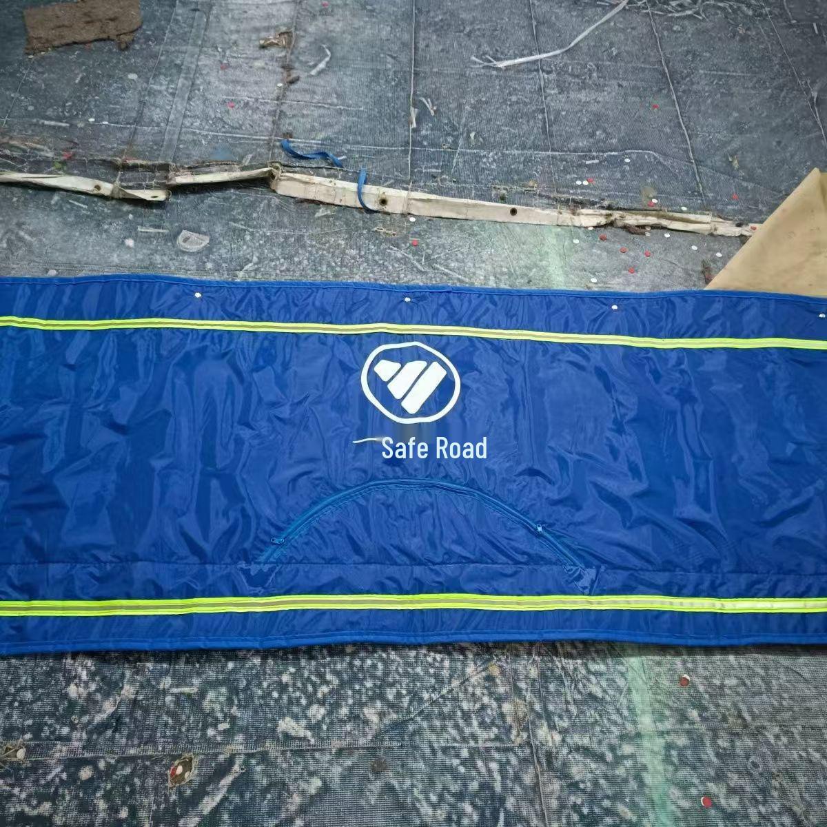 

Liberation J6P Truck Front Windshield Insulation Cover with Reflective Strips - Double Layer Cold Protection Blue Two-layer Reflective Strip