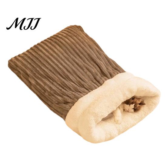 Thoughtful Gift for Cat Lovers Warm Fluffy Sleeping Bag, Semi-closed Enclosed Tunnel Bed, Self-Heating Portable Pet Resting Plush Lining