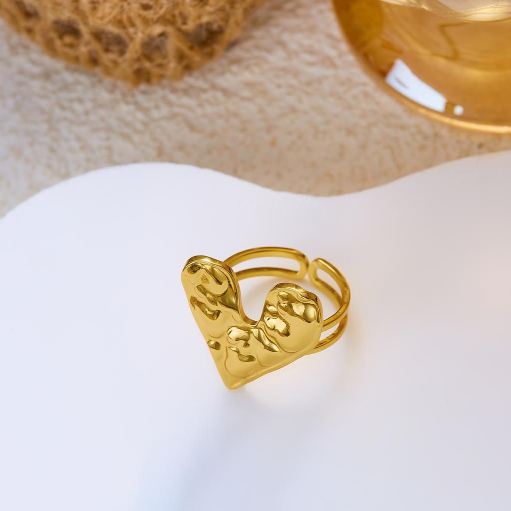 Stainless Steel Exquisite Butterfly Heart Finger Ring for Women Personality Irregular Round Ring Waterproof Versatile Jewelry