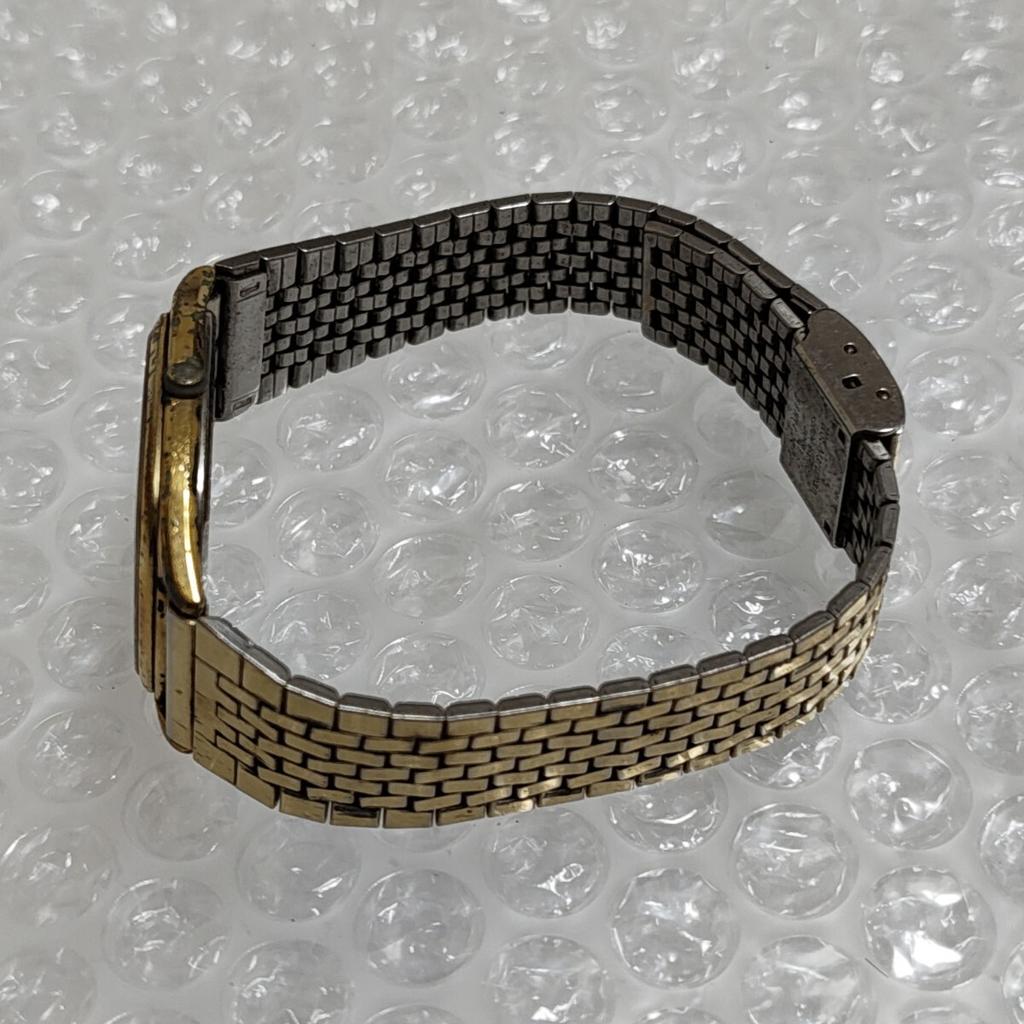 SEIKO Seiko Gold Dial Chariot Quartz Square Vintage Wristwatch Management K26T moving [Working Condition] 5931-5270