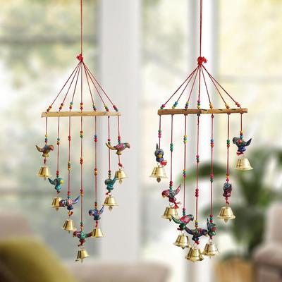 Set di 2 Pappagalli Artigianali Decorativi da Appendere a Parete/Porta/Finestra con Campanelli Soprammobili per l'Arredamento della Casa - Regalo per Diwali, Navratri, Dussehra