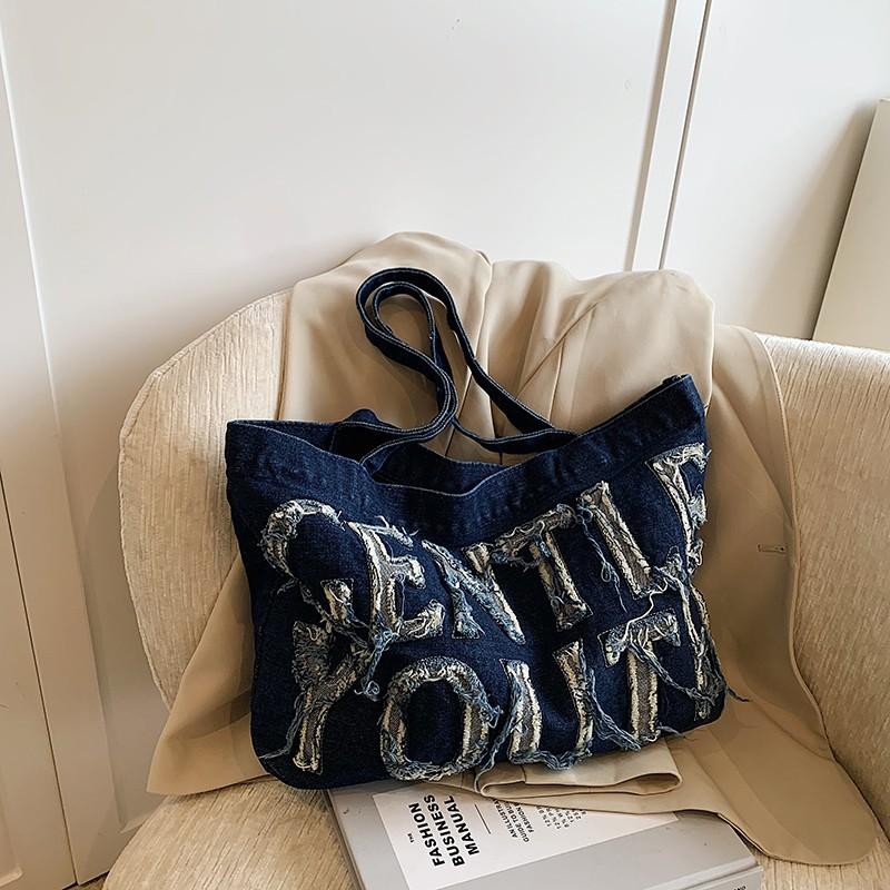A Laid-back Style Single-shoulder Bag with A Large Capacity Crossbody Bag