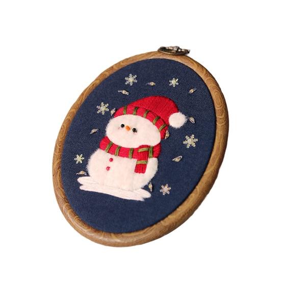 

Light-up Christmas Embroidery Kit Snowman Christmas Tree Hand Embroidery Kit with String Lights Hoop Threads Needles Fabric DIY Embroidery Craft Set Snowman