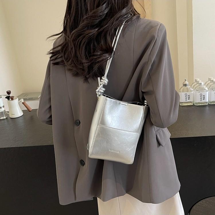 Mobile phone bag female crossbody new niche fashion shoulder bucket small bag for mobile phones