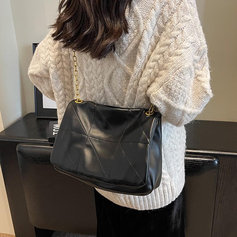 Fashion Diamond Chain Large-capacity Tote Bag Women's 2025 New High-end PU Leather Foreign-style Commuter Shoulder Bag